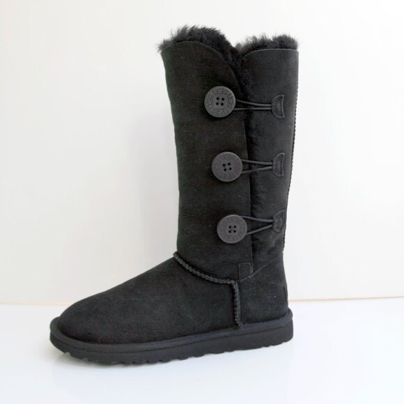 UGG Bailey Button Triplet Women’s Replacement or Amputee One Left Boot Size 6 - Picture 1 of 9